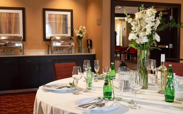 Courtyard by Marriott Evansville East
