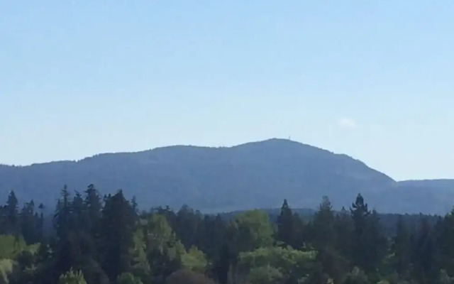 Private Suite in Cowichan Country