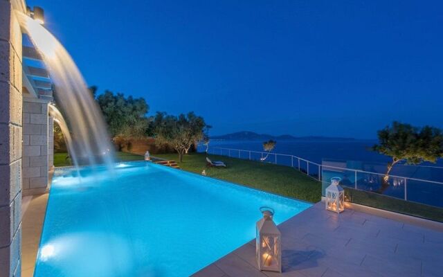 Avra Villa
