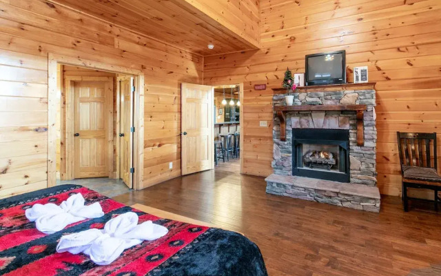 SmokyStays 6 Bedroom Cabin