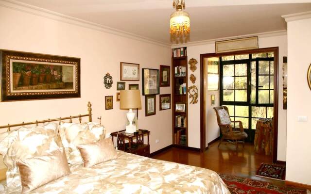 House With 5 Bedrooms in Pontevedra, With Enclosed Garden
