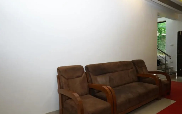 OYO 23696 Hotel Sai Vihar