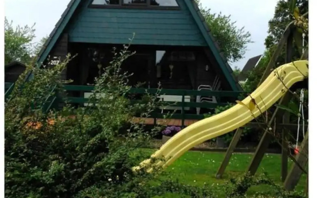 Roof-only House Modern Retreat