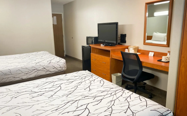Monument Inn & Suites