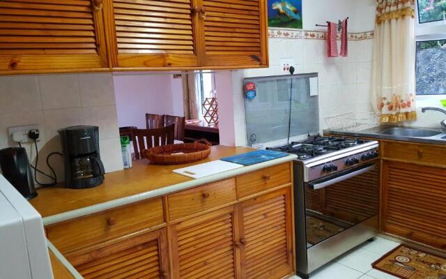 Hibiscus House Seychelles Self Catering