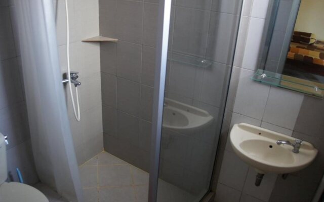 Oasis Studio Hotel Satu