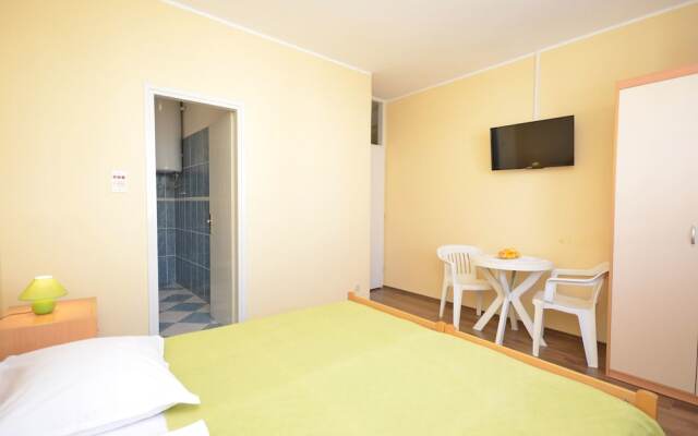 Rooms Summer Chill