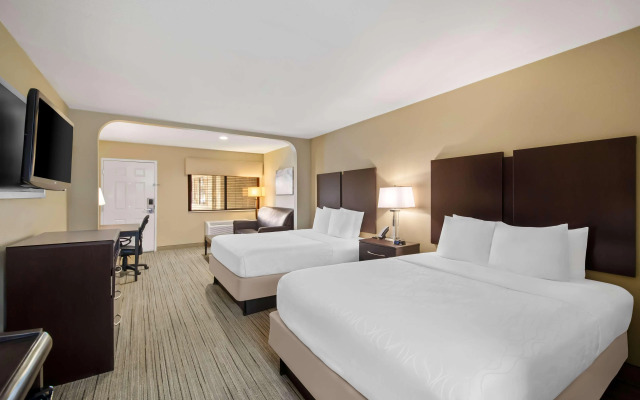Best Western Cedar Inn