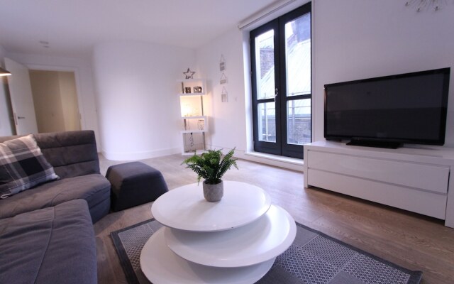 Modern 2 Bedroom Apart in heart London