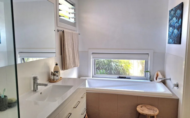 Coastal Home just 300m from the Beach