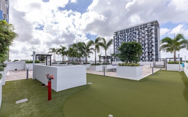 Modern Studio in Downtown Doral