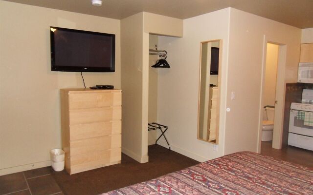 The Hitching Post Motel