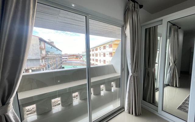 W-9 Hotel