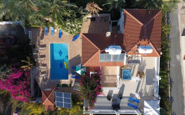 Coral Cypria Villa !!