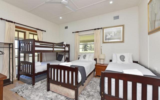 Brokenback Vineyard Cottage