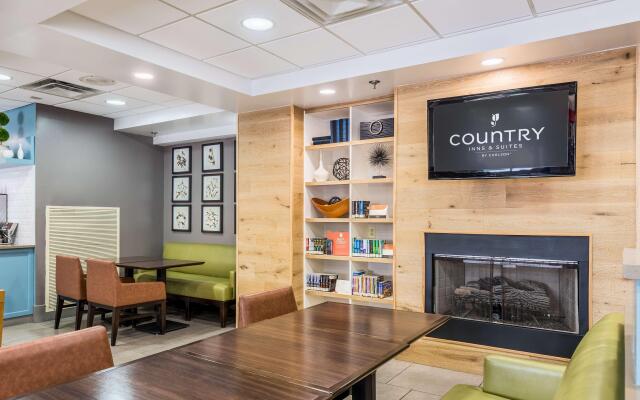Country Inn & Suites by Radisson, Cookeville, TN