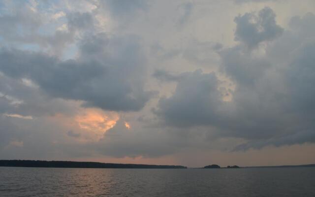 Спортивно-рыболовная база Здешево