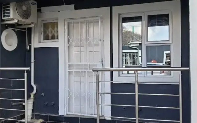 Gold Crown Self-catering Apartment