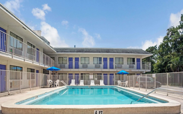 Knights Inn Jacksonville North