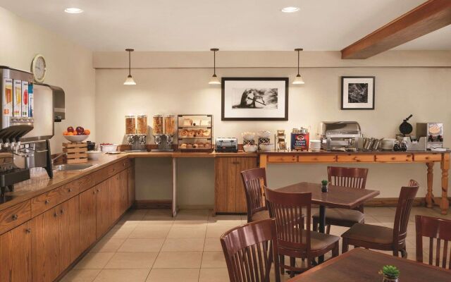 Country Inn & Suites by Radisson, Saskatoon, SK