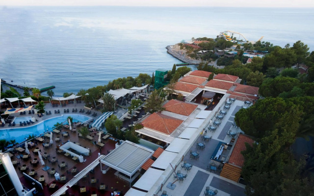 Pine Bay Holiday Resort