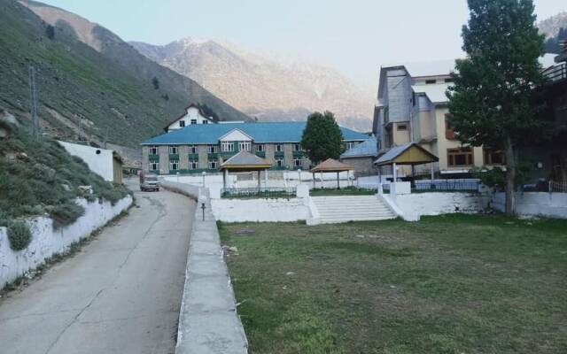 Troutland Hotel Naran