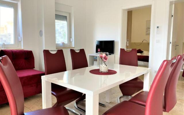 Villa M - Your business & holiday apartment in Sibenik