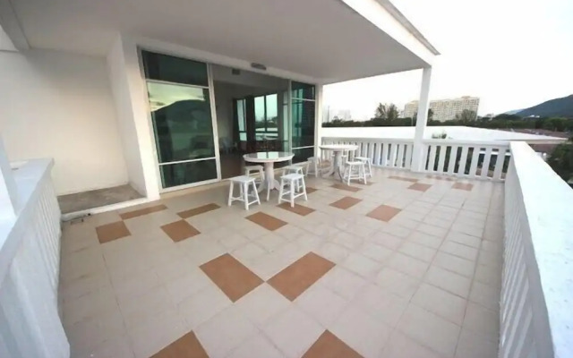 Felicia Home
