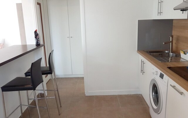 Studio In Argenteuil With Wifi