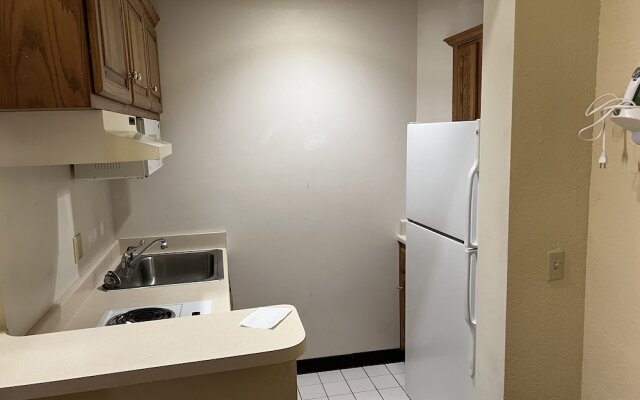 Express Inn & Suites