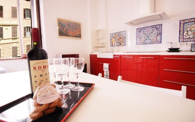 Spacious Apt Steps away from the Vatican