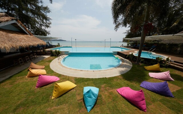 Twin Bay Resort