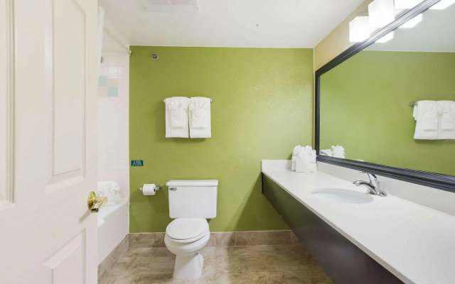 Sleep Inn & Suites - Airport