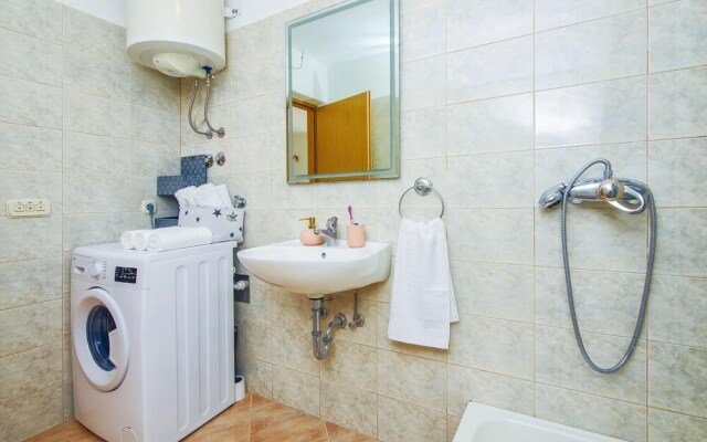 Amazing Home in Sutivan With Wifi and 3 Bedrooms