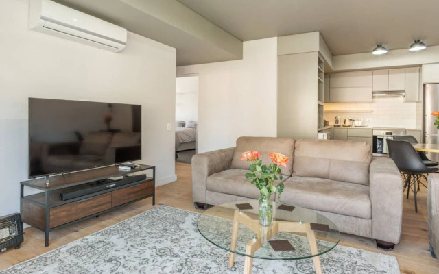 Stylish 2 Bedroom Luxury Apartment In Gardens