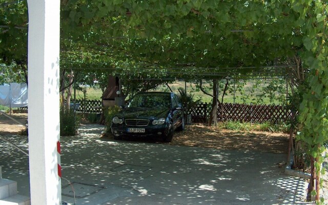 Ruža - Peaceful Area & Parking - A1
