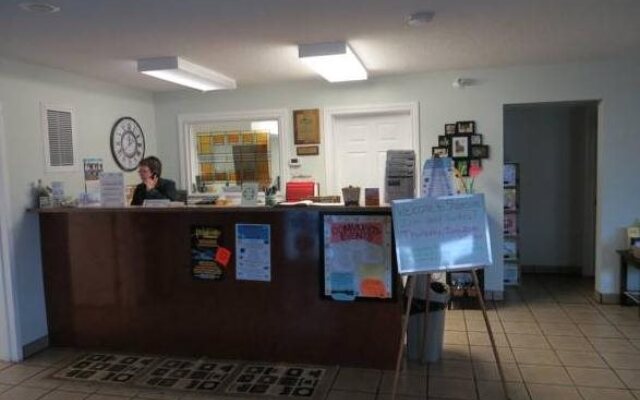 Shoreside Inn & Suites