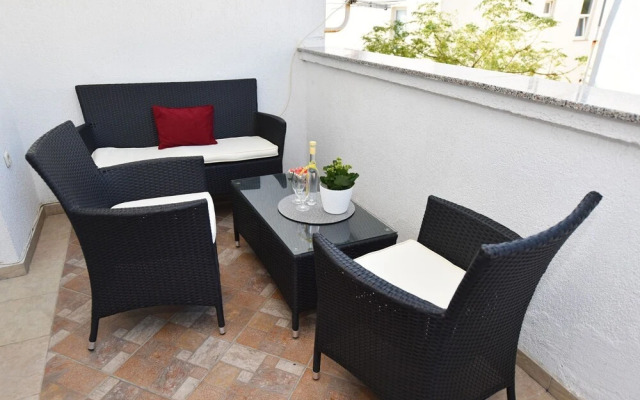 Kety - Cosy With Balcony - A1