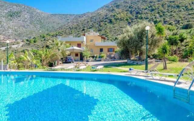 Luxurious Villa Kardi a Small Paradise