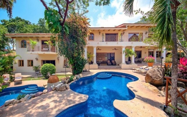 Sunny Vacation Villa 75