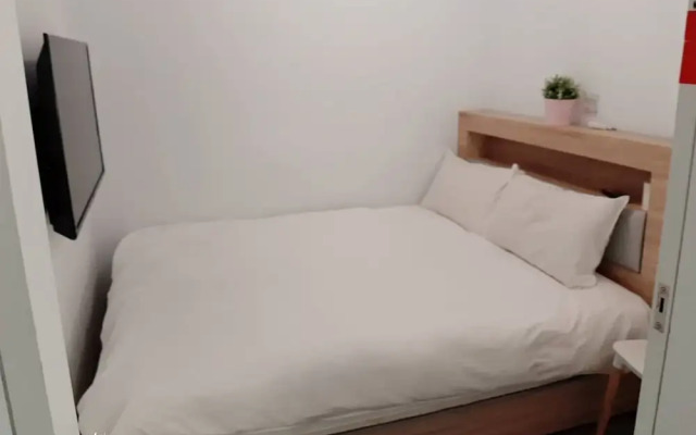 LIGHT INN - Hostel