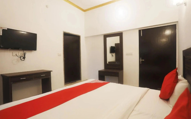 OYO 45552 Central Hotel