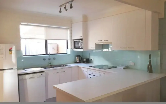 South Seas - Port Elliot Beachfront Apt - Wifi