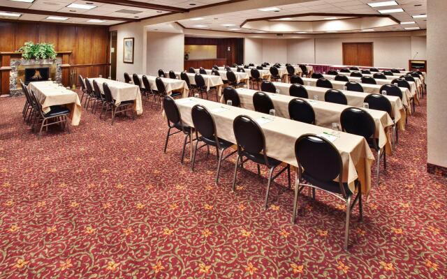 Holiday Inn Des Moines-Airport/Conf Center by IHG