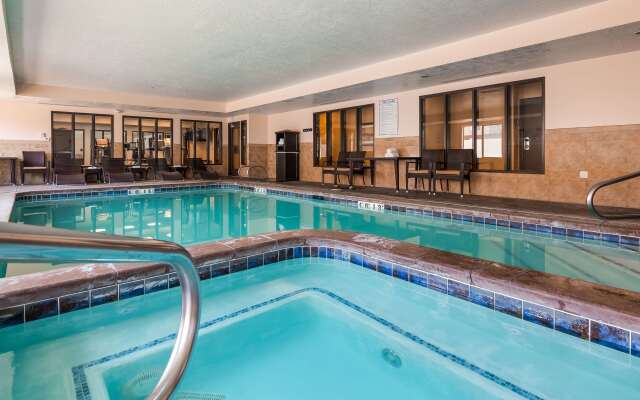 Best Western Plus Airport Inn & Suites