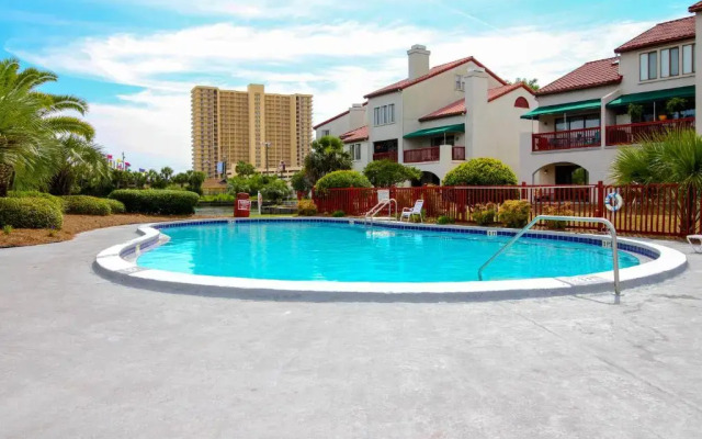 St Thomas Square MOA