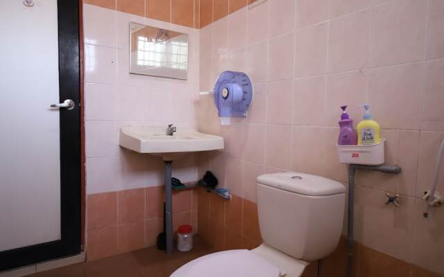 OYO Homes 90575 C.k Bahau Homestay