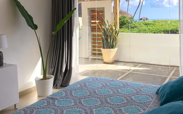 Oceanfront New Condo on the Beach