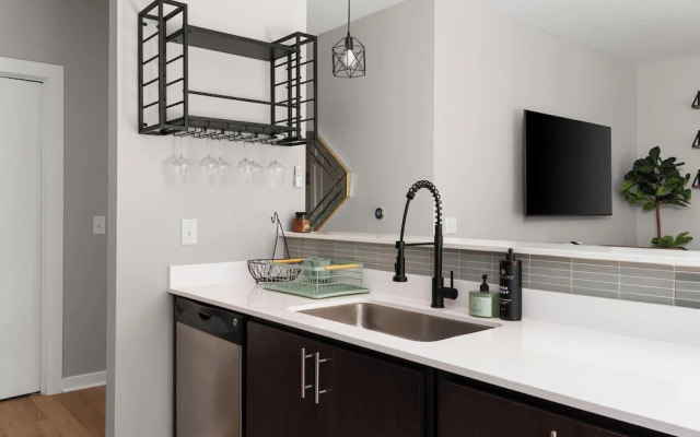 Rare 2BR in Prime Location