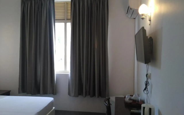 West Inn Colombo